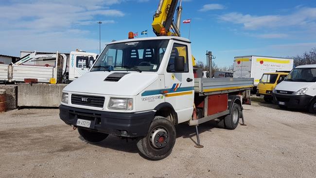 IVECO 59.12 CON PIATTAFORMA AEREA PER PERSONE – 1890