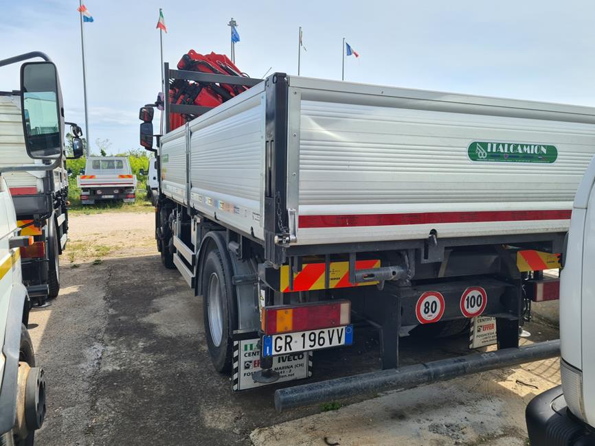IVECO 130E25 CASS. RIB.LE + GRU KLM 8.0/3S+JIB/2S – COD. 2332