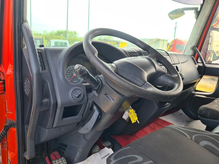 IVECO 130E25 CASS. RIB.LE + GRU KLM 8.0/3S+JIB/2S – COD. 2332