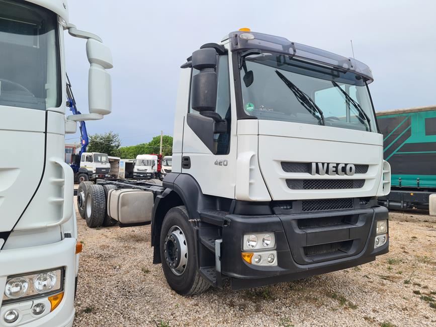 IVECO STRALIS 260S42, EURO5, CAB. CORTA – COD. 2308 ** VEND. PROV. CH **