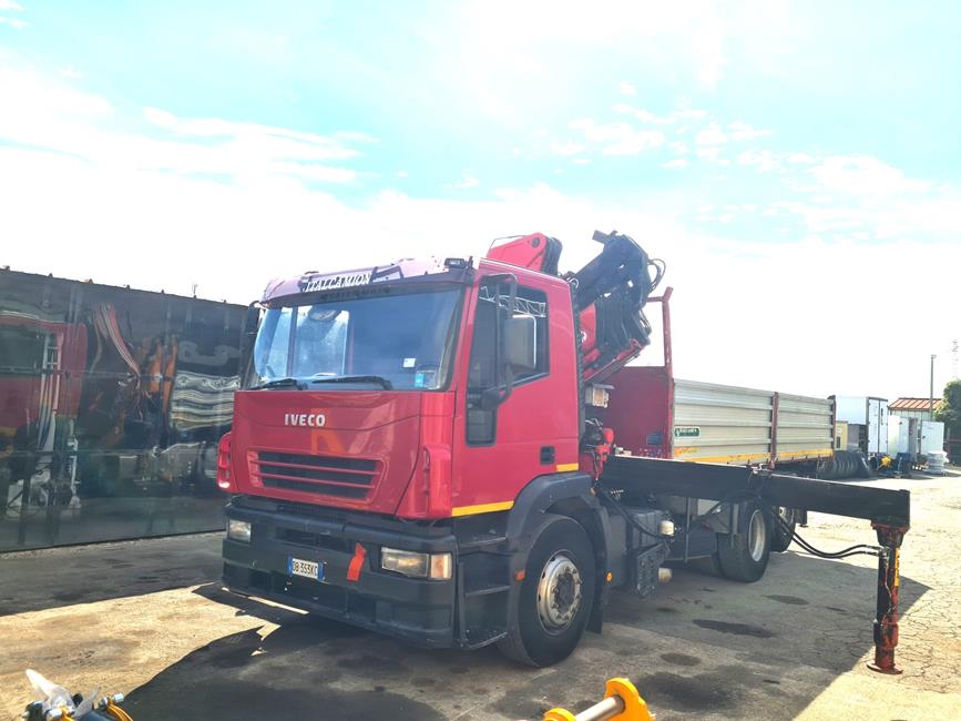 IVECO 420 CASS. RIB.LE + GRU FASSI 230/4S+JIB – COD. 2349