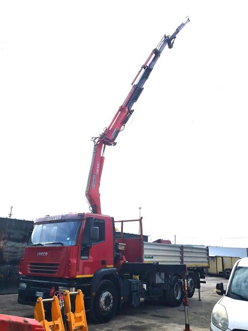 IVECO 420 CASS. RIB.LE + GRU FASSI 230/4S+JIB – COD. 2349
