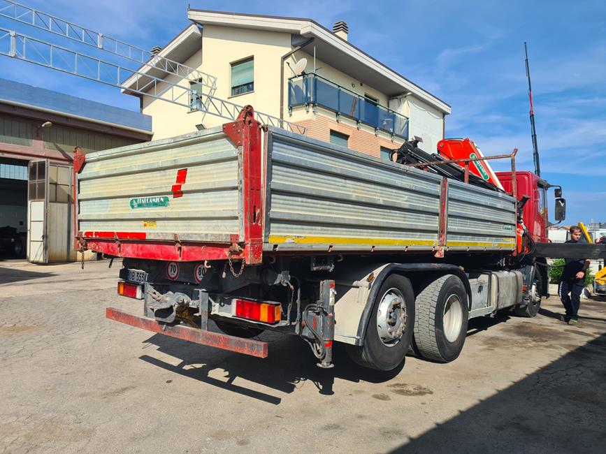 IVECO 420 CASS. RIB.LE + GRU FASSI 230/4S+JIB – COD. 2349