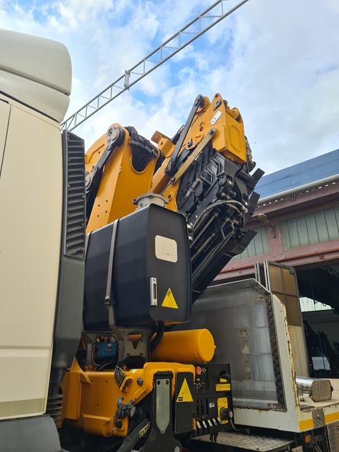 IVECO STRALIS 400 +GRU EFFER 370/6S+JIB – COD. 2355