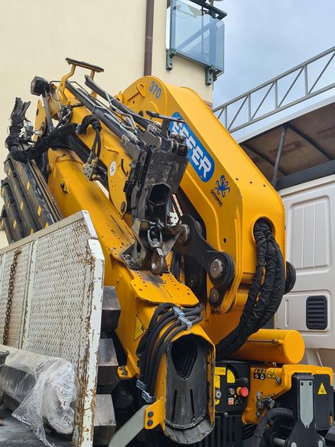 IVECO STRALIS 400 +GRU EFFER 370/6S+JIB – COD. 2355