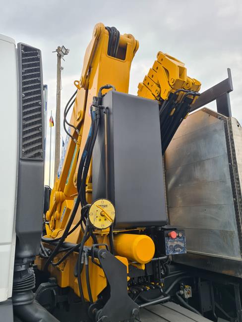 IVECO STRALIS 420 CASS. RIB.LE + GRU EFFER 250/4S – COD. 2311