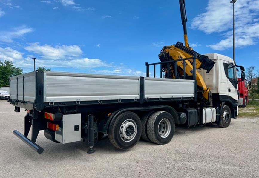 IVECO STRALIS 260S42 EURO6, CASS. RIB.LE+GRU COPMA 320/4S+JIB/4S – COD. 2381