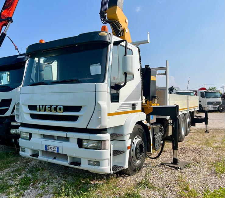 IVECO 260E38 + GRU EFFER 26600/5S+JIB/3S – COD. 2341 ** VEND. PROV. FM**