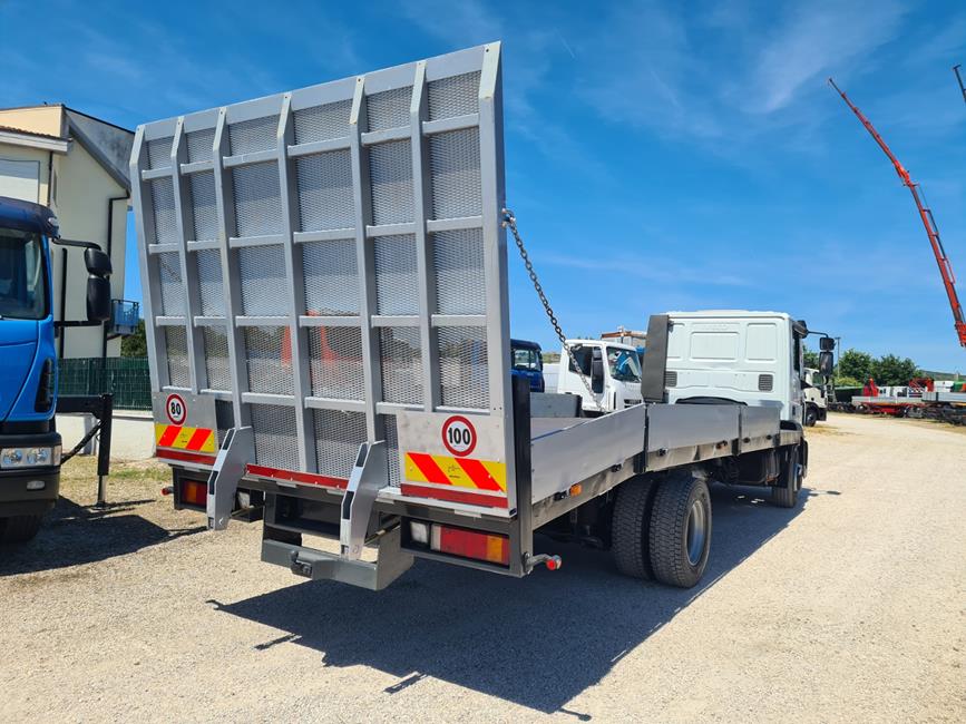 IVECO 150E24 2 ASSI CARRELLONE CON RAMPE – COD. 2324