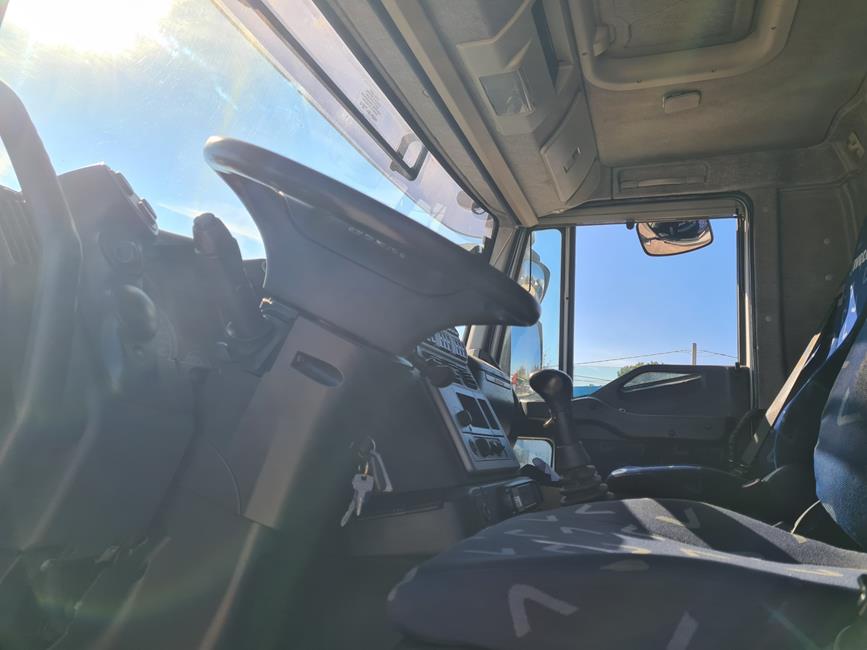 IVECO 190S33 CASS. RIB.LE + GRU EFFER 170/2S+JIB/2S – COD. 2411