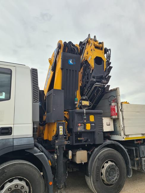 IVECO STRALIS 430, 8X2, CASS. FISSO + GRU EFFER 550/6S+JIB/6S – 2379