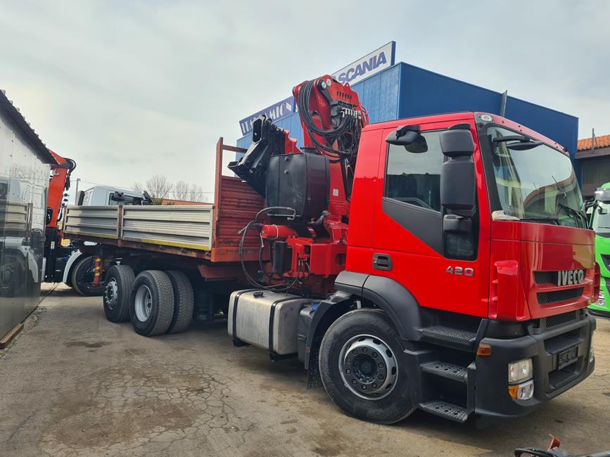 IVECO STRALIS 420, EURO5, CASS. RIB.LE + GRU FERRARI 733/4S+JIB/3S – COD. 2438