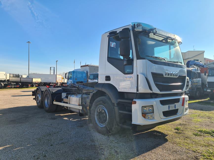IVECO STRALIS 260S42 CON IMPIANTO SCARRABILE – 2394