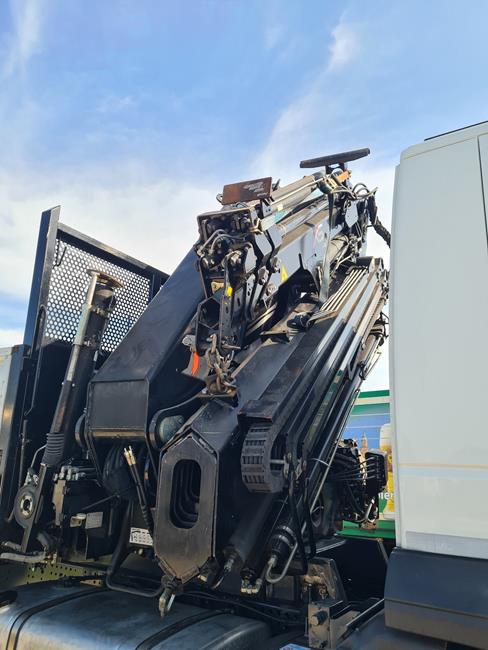 IVECO STRALIS 460 CASS RIB.LE + GRU HIAB 322/5S+JIB/4S – COD 2437