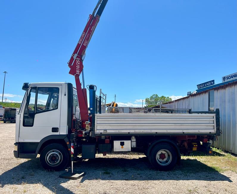 IVECO EUROCARGO 65E12 CASS. RIB.LE + GRU BENELLI 3810/2S2 – COD. 2421