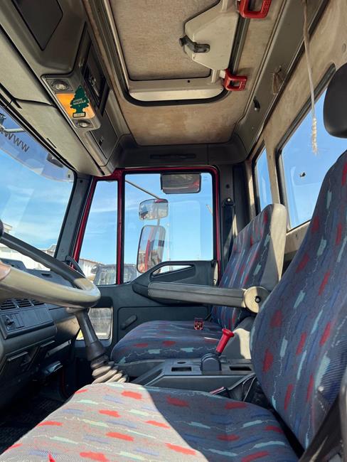IVECO EUROCARGO 150E23 + GRU FERRARI 712/4S+JIB/2S – COD. 2417