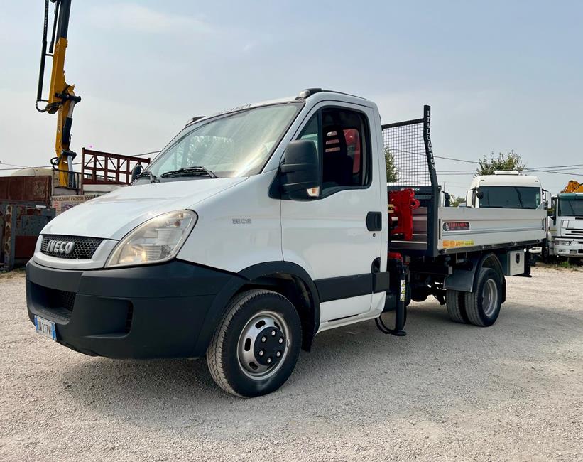 IVECO 35C15 CASS. RIB.LE+GRU FERRARI 530 – COD. 2420