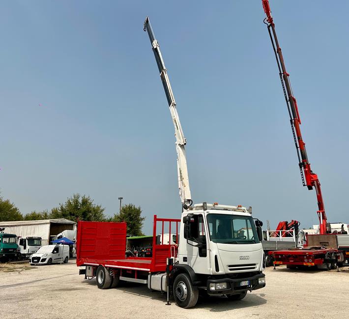 IVECO 150E23 CARRELLONE + GRU  – COD. 2403