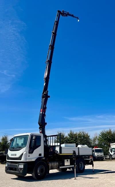 IVECO 190E32 EURO6, CASS. RIBALTABILE NUOVO + GRU NUOVA 192/5S+JIB/2S – COD. 2423