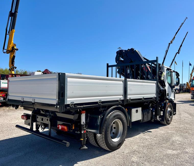 IVECO 190E32 EURO6, CASS. RIBALTABILE NUOVO + GRU NUOVA 192/5S+JIB/2S – COD. 2423