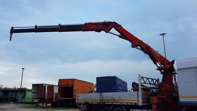IVECO EUROTECH 420 + GRU FASSI  340.3S+JIB – 1983