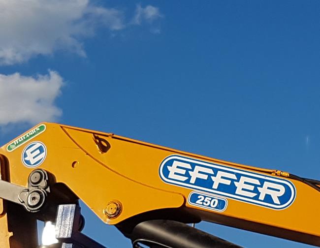 IVECO STRALIS 260S42 EURO5, CASS. FISSO + GRU EFFER 250/4S+JIB – 2042