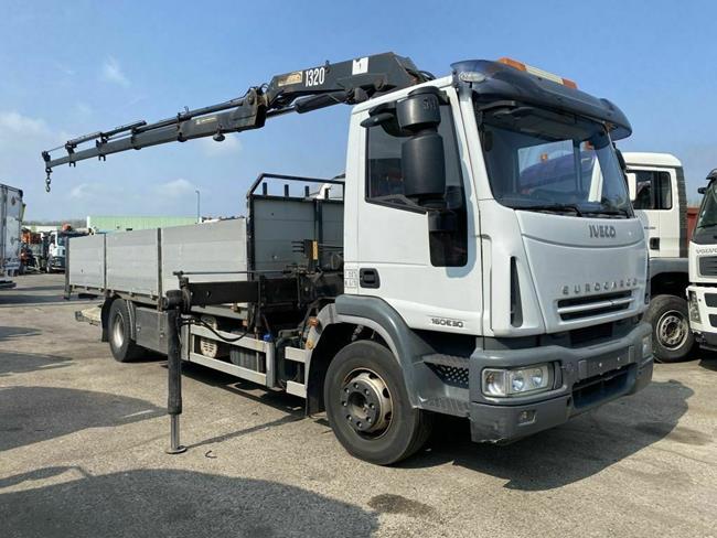 A160 – IVECO 160E30 + GRU HMF 1320/4S – 2096 **VENDUTO PROV. ROMA**