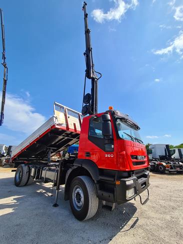 IVECO 190T36 TRAKKER CASS. RIB.LE + GRU HIAB 111/3S- COD. 2084 **VENDUTO PROV. FG**