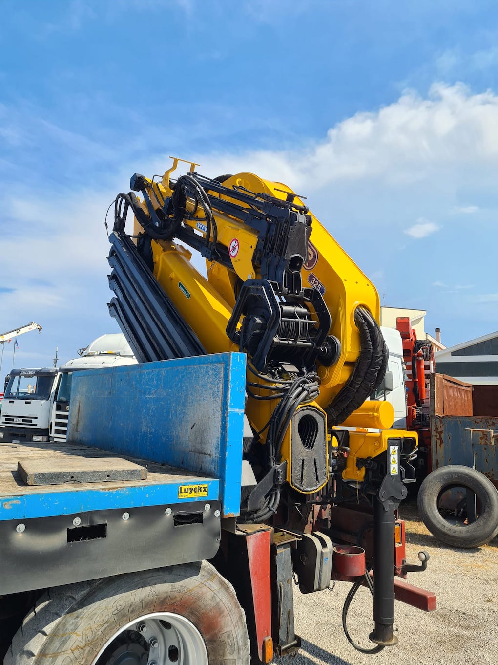 IVECO STRALIS 260S40 + GRU EFFER 325.11/6S+JIB4S – COD. 2116 **VEND. PROV. BS **