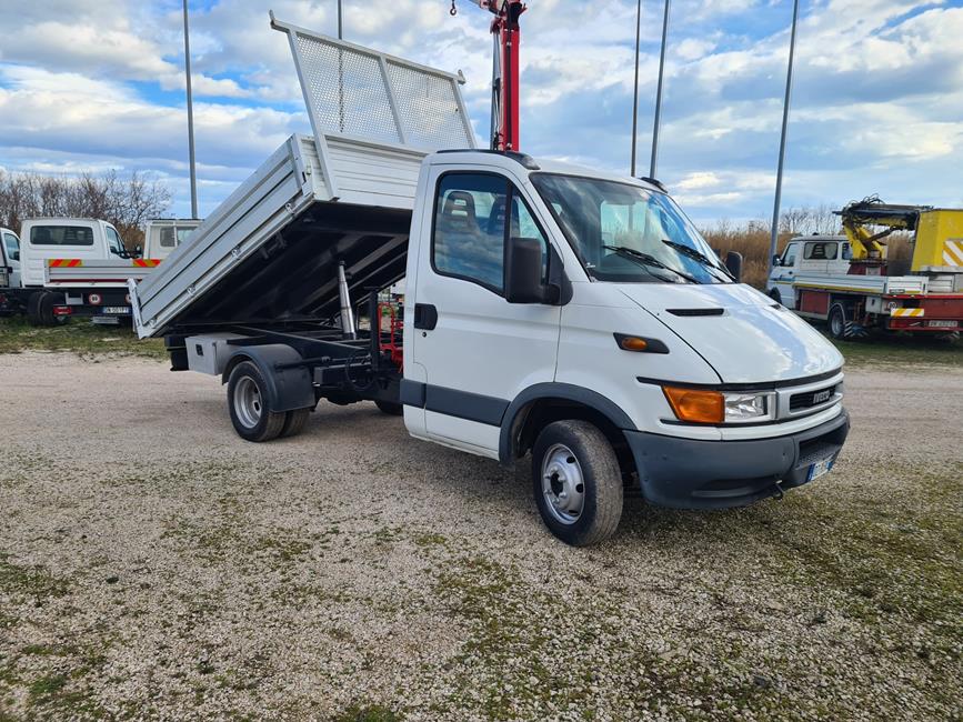 IVECO 35C11 CASS. RIB.LE + GRU – COD. 2165 ** VEND. PROV. MC **