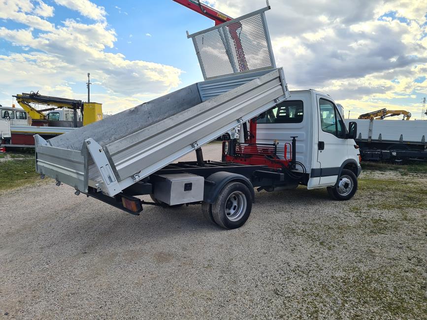 IVECO 35C11 CASS. RIB.LE + GRU – COD. 2165 ** VEND. PROV. MC **