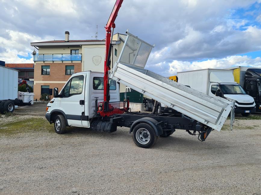 IVECO 35C11 CASS. RIB.LE + GRU – COD. 2165 ** VEND. PROV. MC **