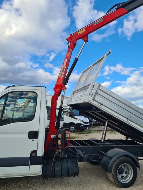 IVECO 35C11 CASS. RIB.LE + GRU – COD. 2165 ** VEND. PROV. MC **