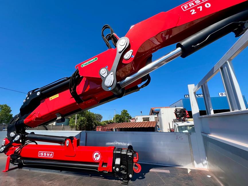 IVECO STRALIS 420 E6 CASS. RIB.LE + GRU FASSI 270/4S+JIB/3S – COD. 2270 **VEND. PROV. PE**