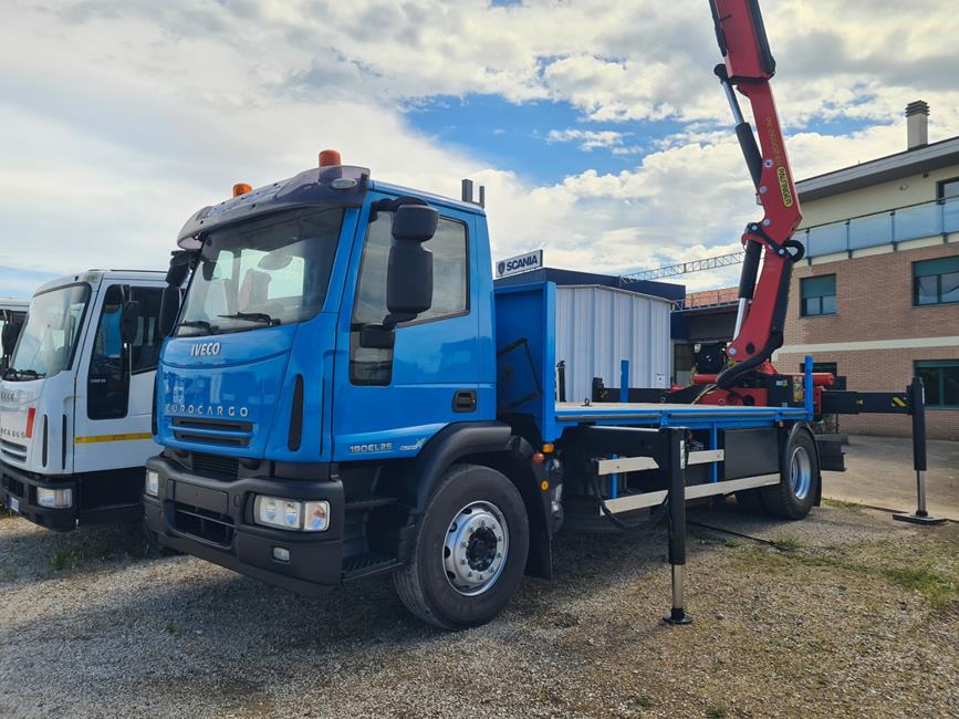 IVECO 190E25 + GRU PALFINGER 26002/6S+JIB/3S – COD. 2387