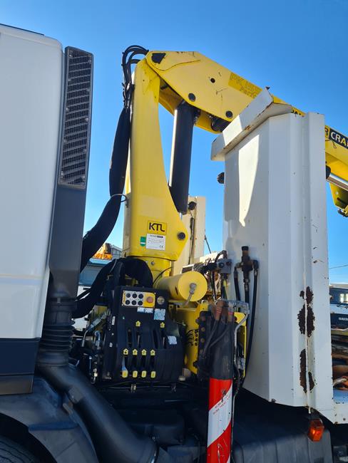 IVECO STRALIS 260S33 CARRELLONE + GRU PALFINGER 15500 – COD. 2412