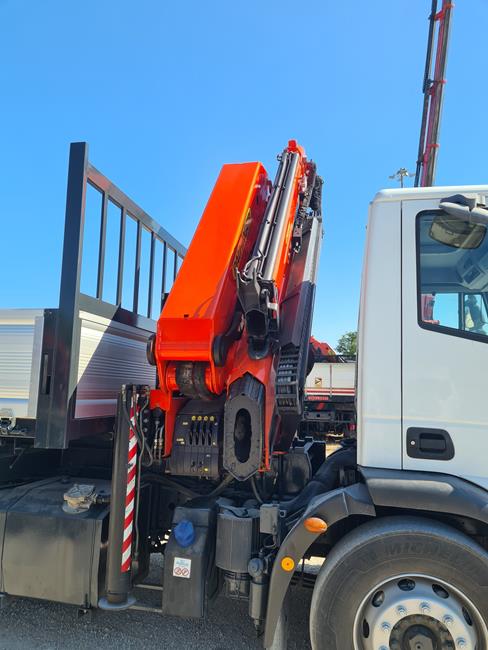 IVECO 180E32 CASS. RIB.LE + PALFINGER 20002+JIB – COD. 2405