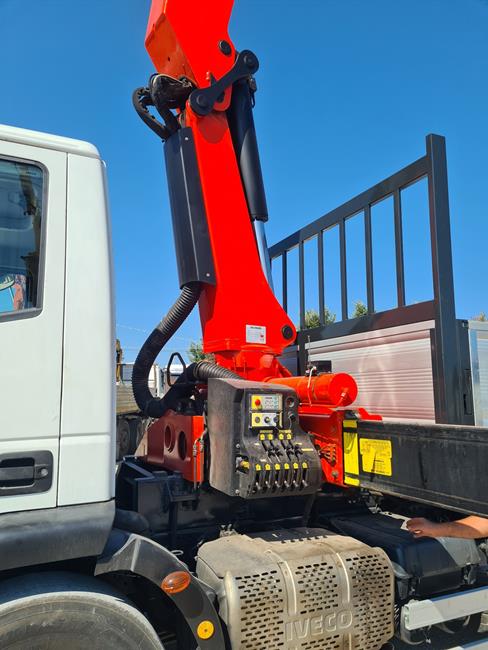 IVECO 180E32 CASS. RIB.LE + PALFINGER 20002+JIB – COD. 2405