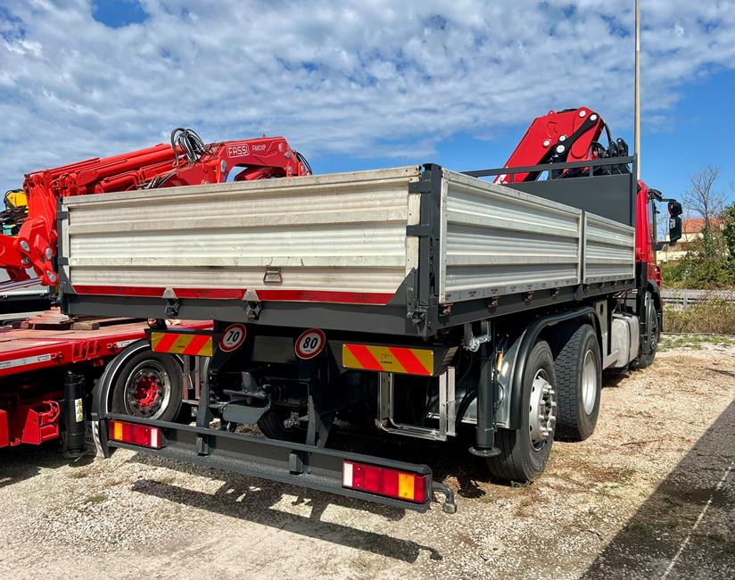 IVECO STRALIS 420, EURO5, CASS. RIB.LE + GRU FERRARI 733/4S+JIB/3S – COD. 2438