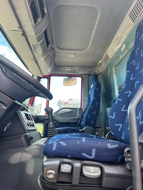IVECO STRALIS 420, EURO5, CASS. RIB.LE + GRU FERRARI 733/4S+JIB/3S – COD. 2438